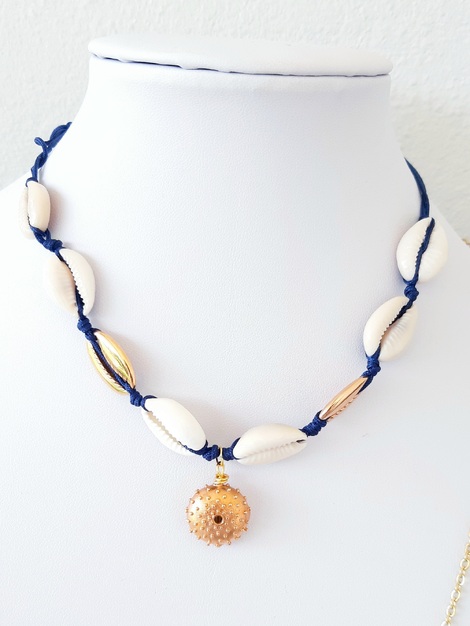 Κολιέ φτιαγμένο στο χέρι με κοχύλια Σαντορίνη