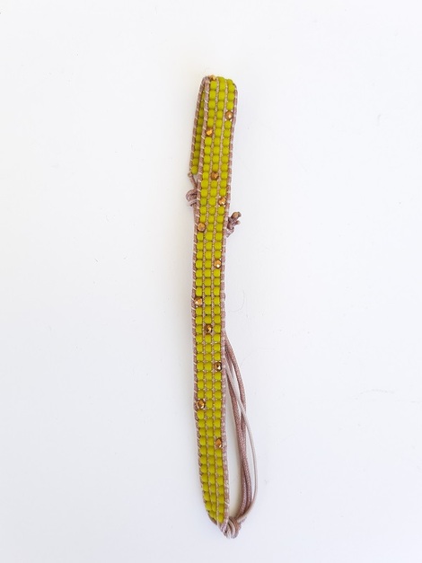 χειροποίητο βραχιόλι στον αργαλειό