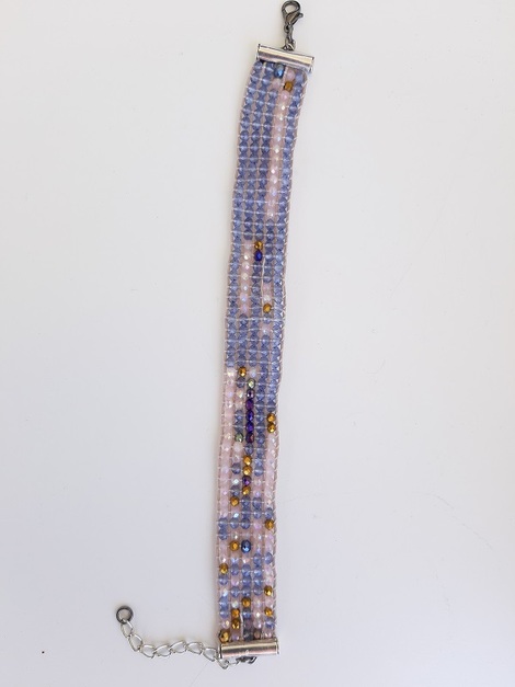 χειροποίητο βραχιόλι στον αργαλειό